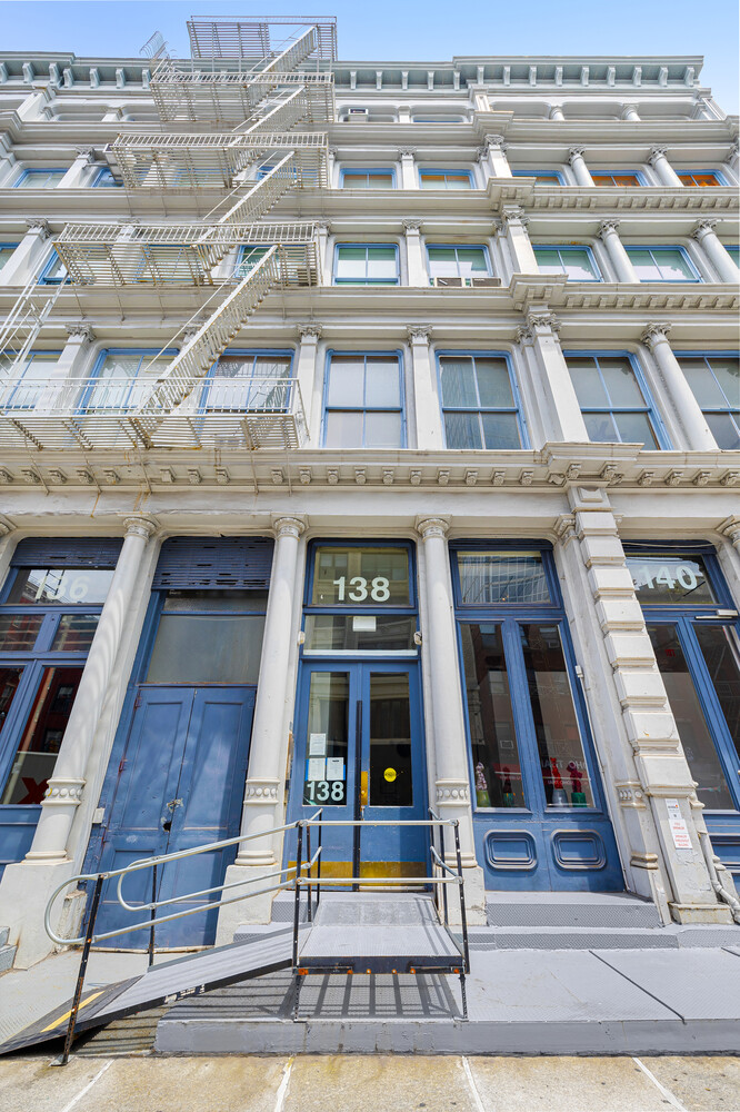 140 Grand Street 2ER Soho New York NY 10013