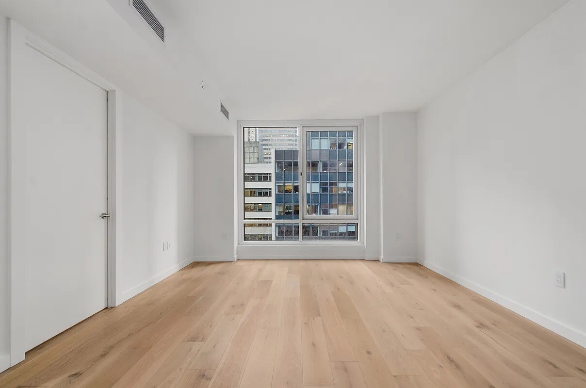 135 East 47th Street 19F Turtle Bay New York NY 10017