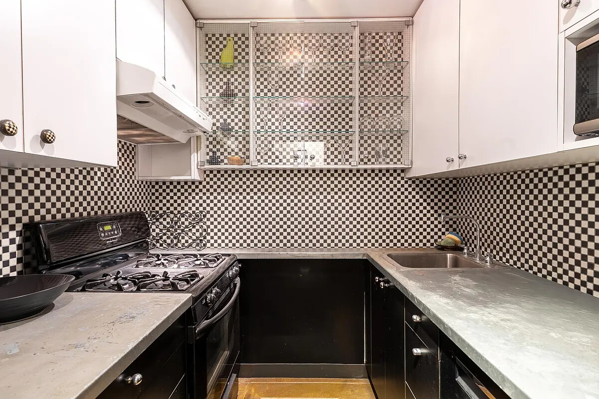 310 East 46th Street 3P Turtle Bay New York NY 10017