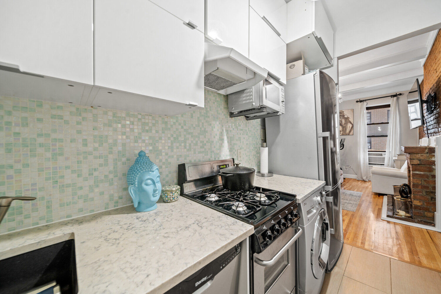 132 West 71st Street 7 Lincoln Square New York NY 10023