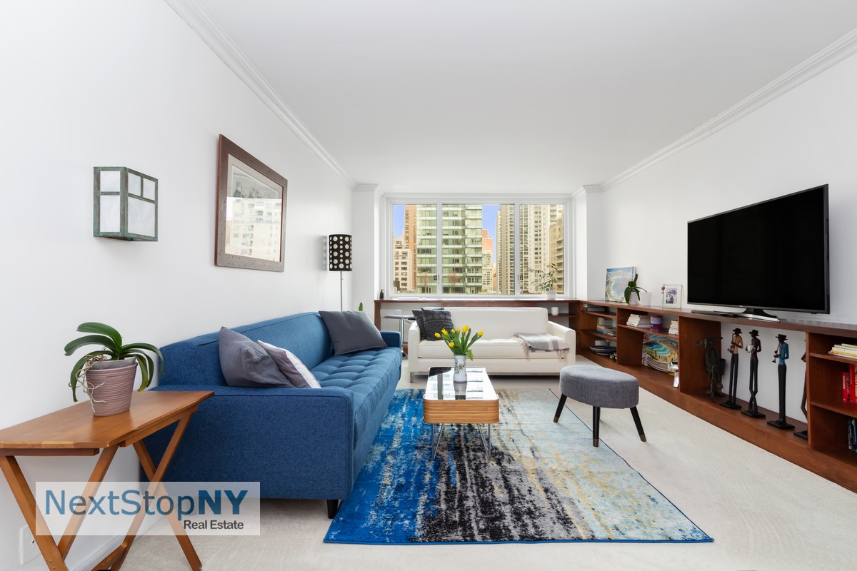 245 East 54th Street, #11D