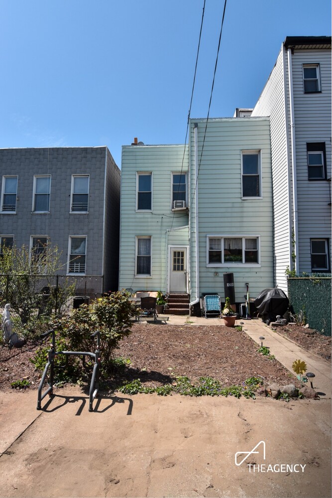 48 Hausman Street Greenpoint Brooklyn NY 11222