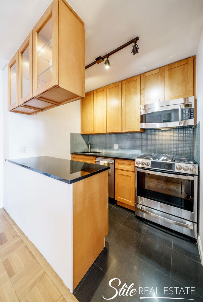 201 East 21st Street 9L Gramercy Park New York NY 10010