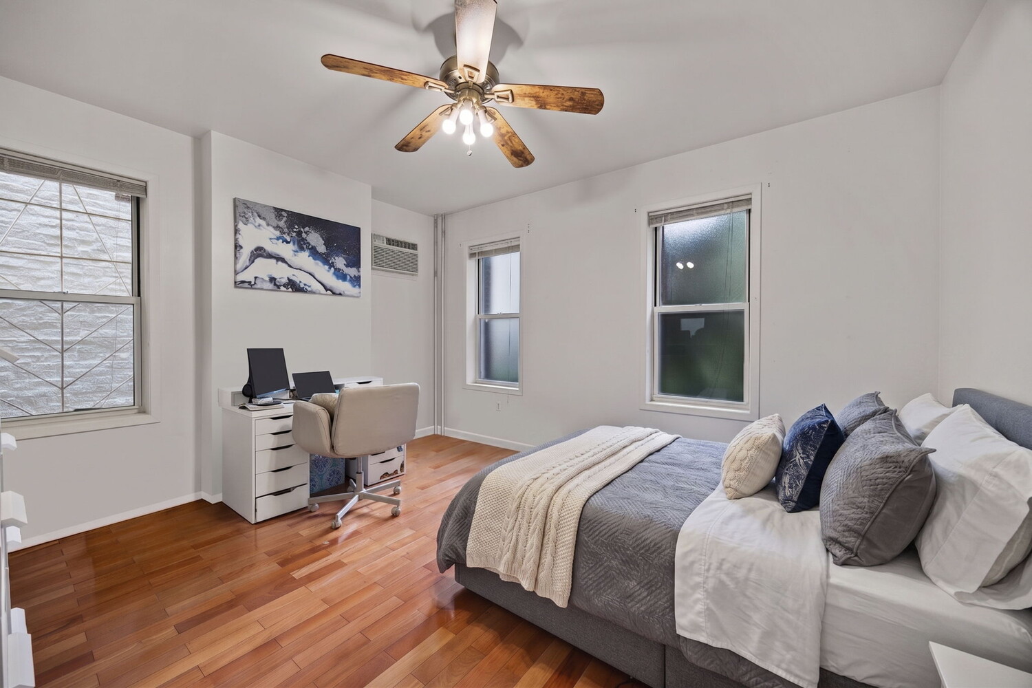 32-73 30th Street Long Island City Queens NY 11106