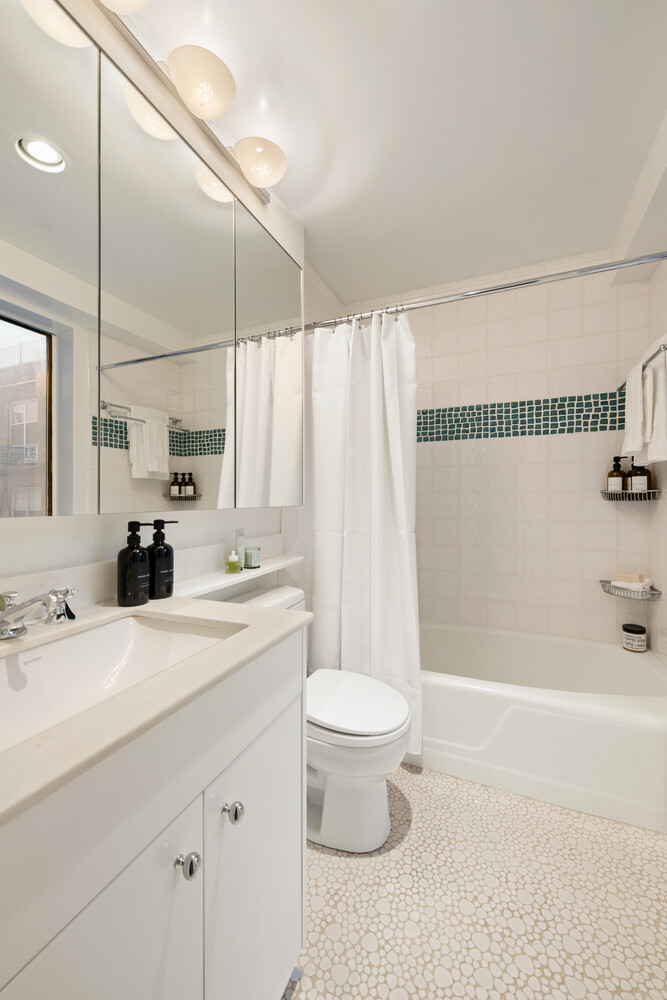 900 Park Avenue 5E Upper East Side New York NY 10075