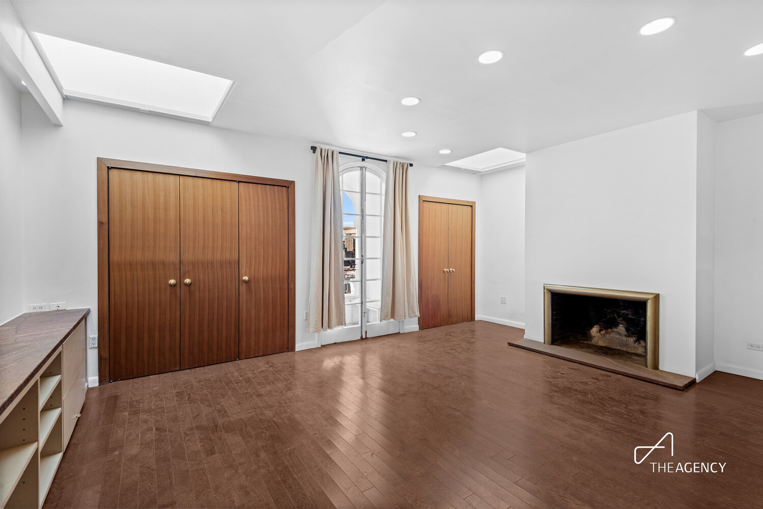 11 West 81st Street PHB Central Park West New York NY 10024