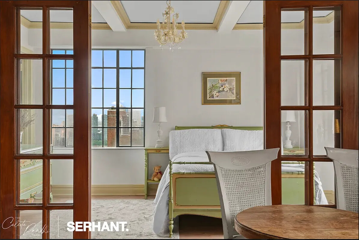 320 East 42nd Street 2318 Tudor City New York NY 10017