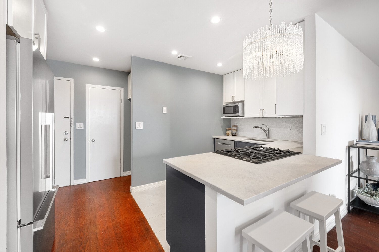 3 Hanover Square 19J Financial District New York NY 10004