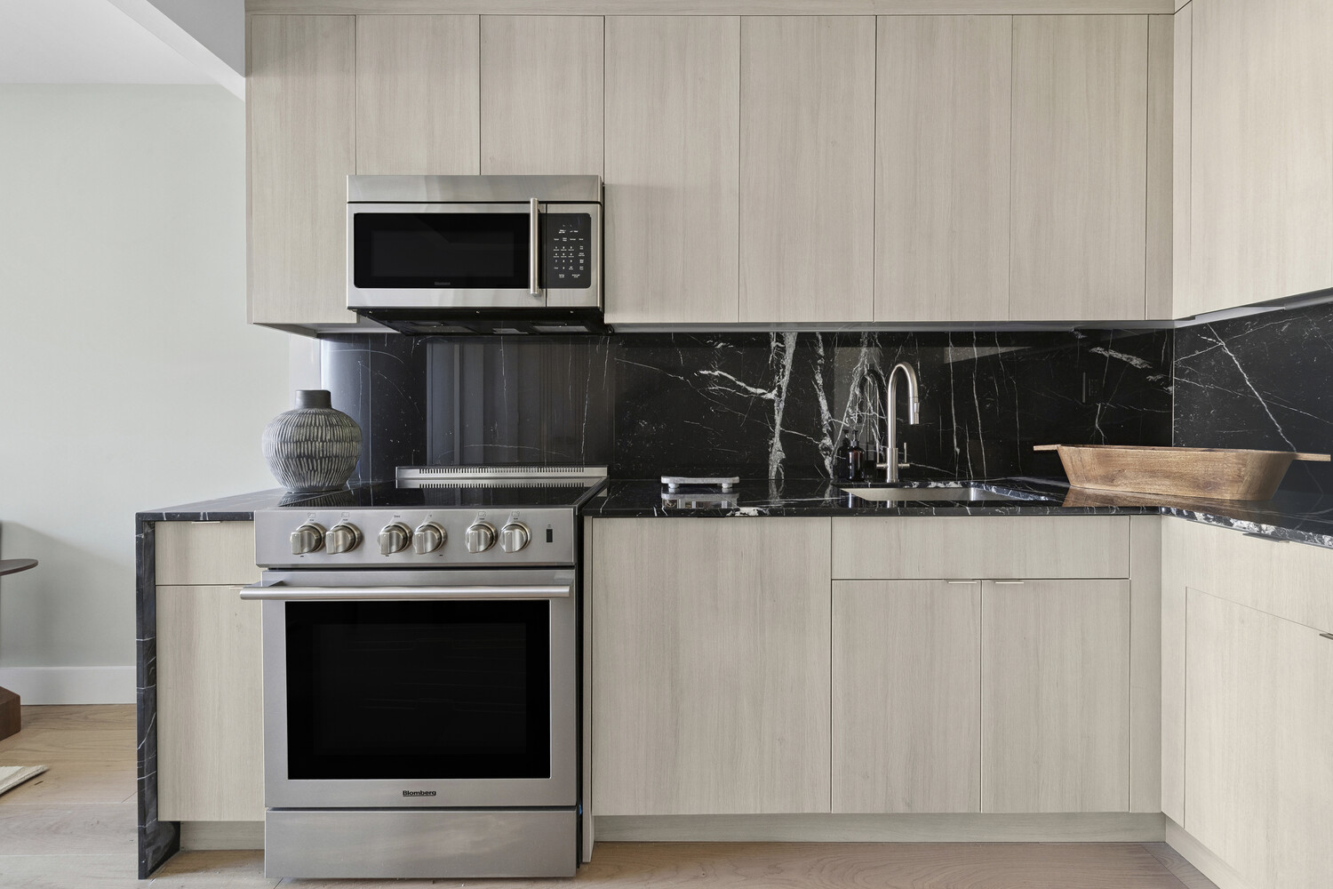 1811 Menahan Street 2R Ridgewood Queens NY 11385