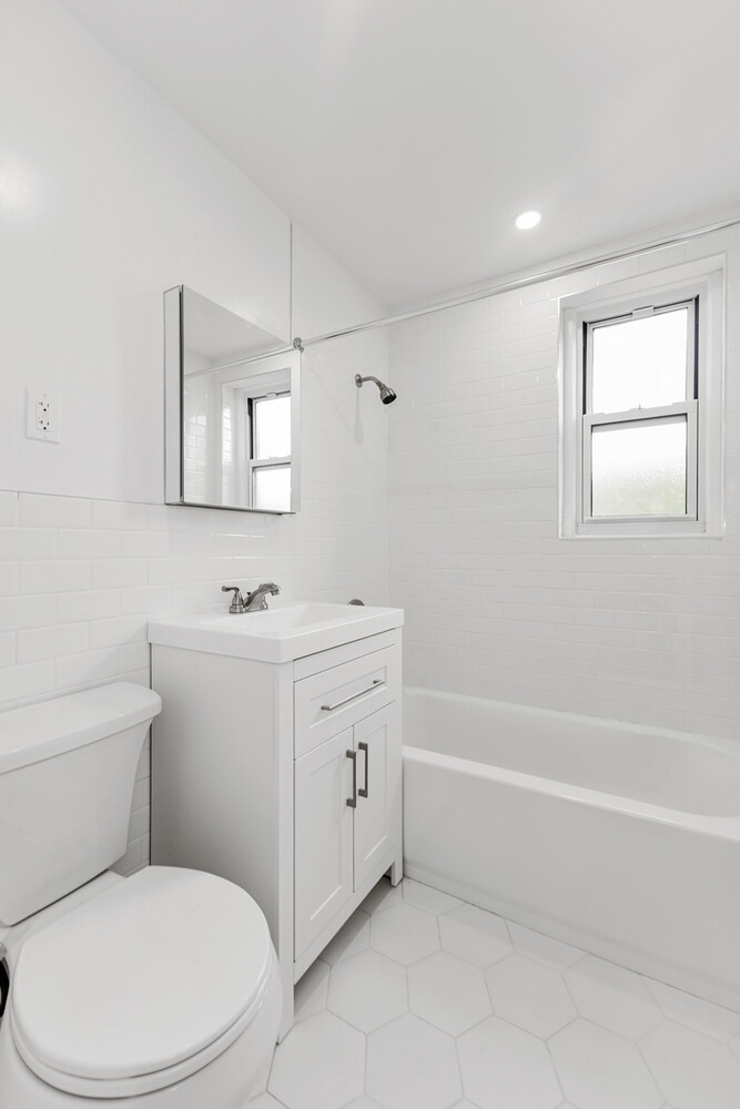66-33 Yellowstone Blvd. 5D Forest Hills Queens NY 11375