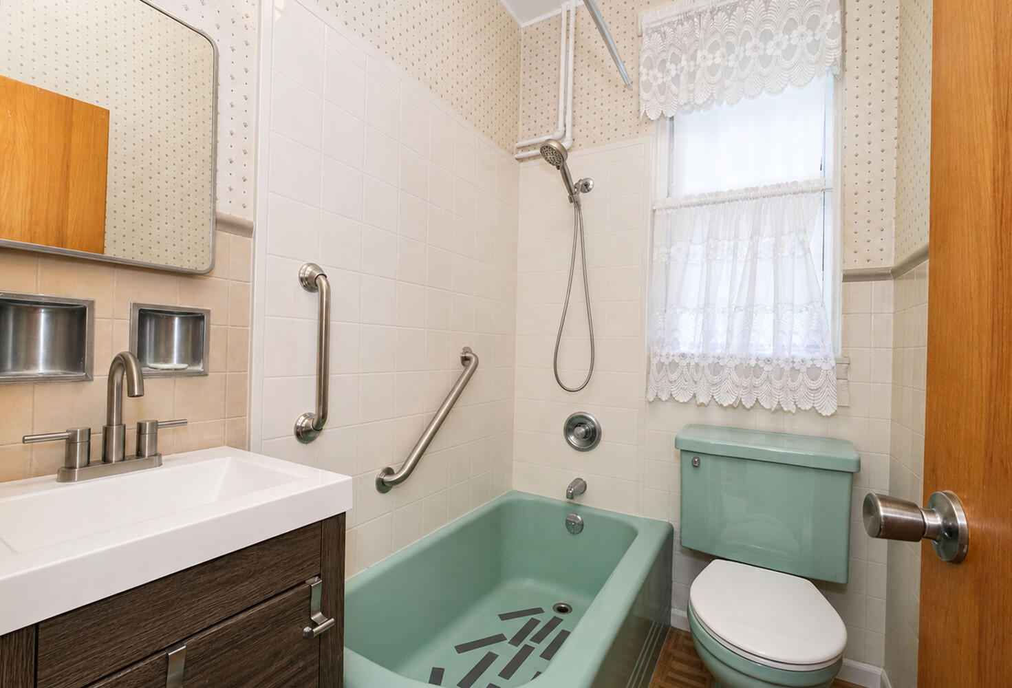 180 Stanley Avenue Tompkinsville Staten Island NY 10301