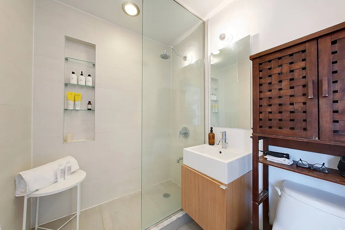 234 North 9th Street 3B Williamsburg Brooklyn NY 11211