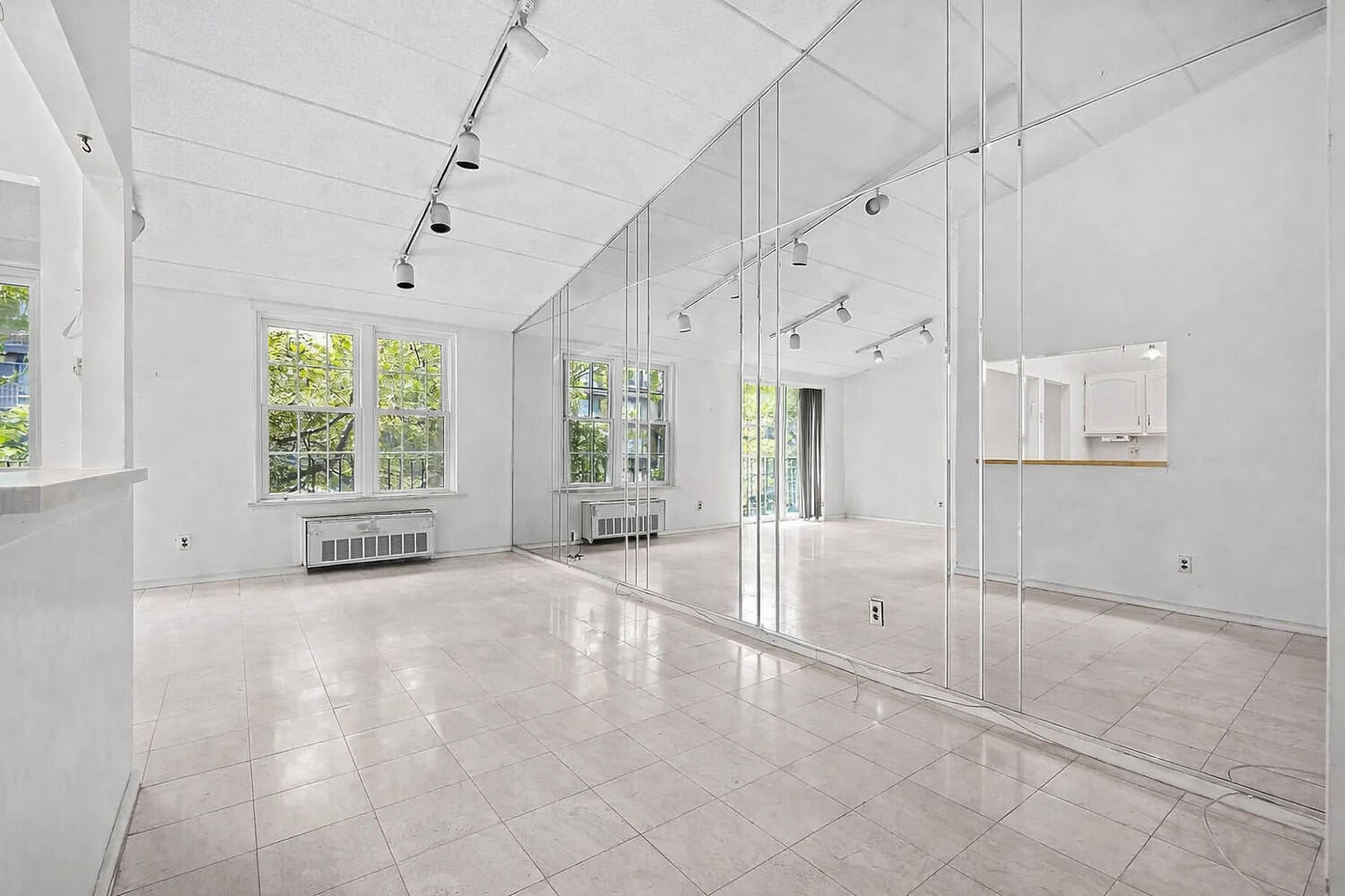 10106 4th Avenue 26E Fort Hamilton Brooklyn NY 11209