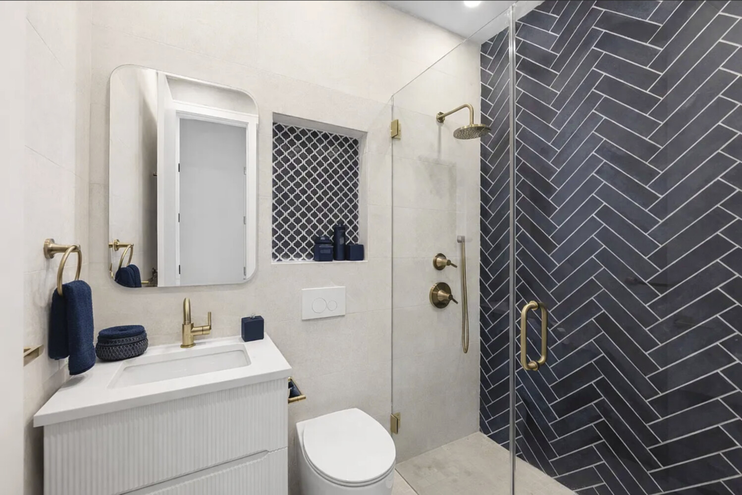 1073 Willoughby Avenue 2B Bushwick Brooklyn NY 11221