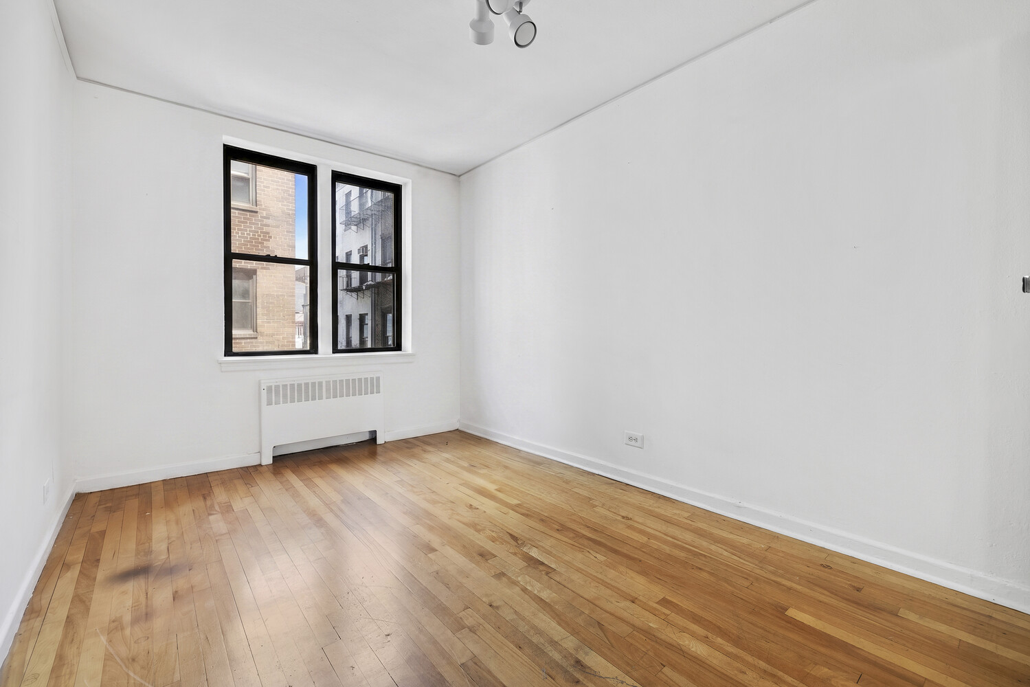 305 West 18th Street 4A Chelsea New York NY 10011