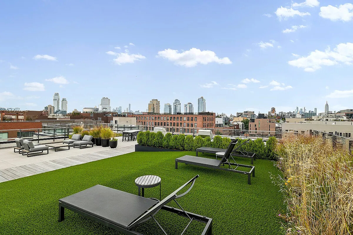 215 North 10th Street Williamsburg Brooklyn NY 11211
