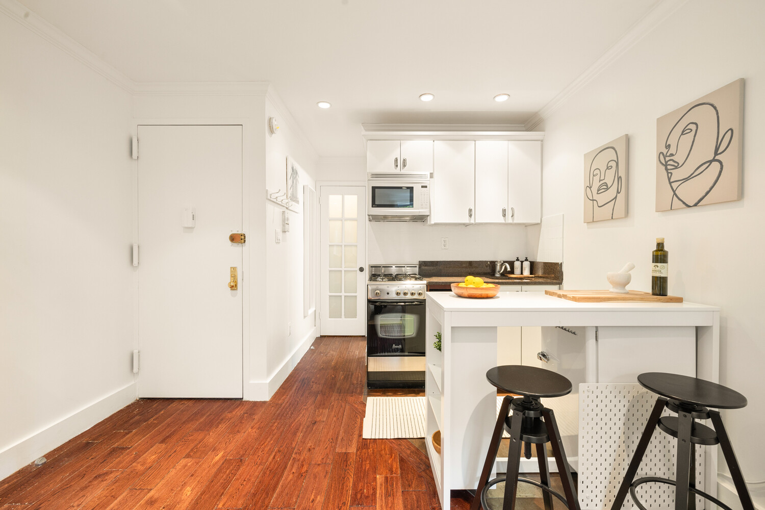 88 Horatio Street APT3B W. Greenwich Village New York NY 10014