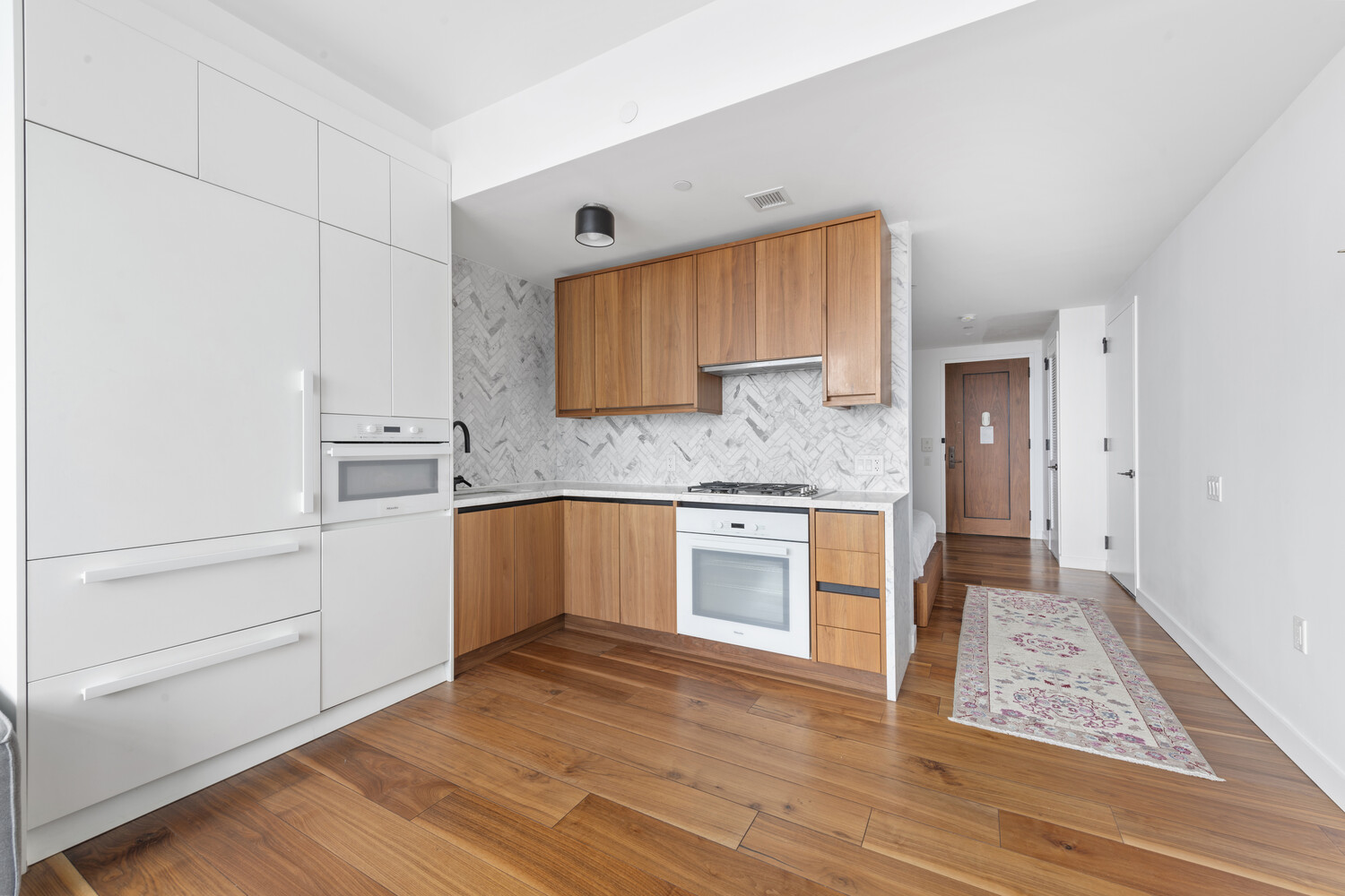 21 India Street 32F Greenpoint Brooklyn NY 11222