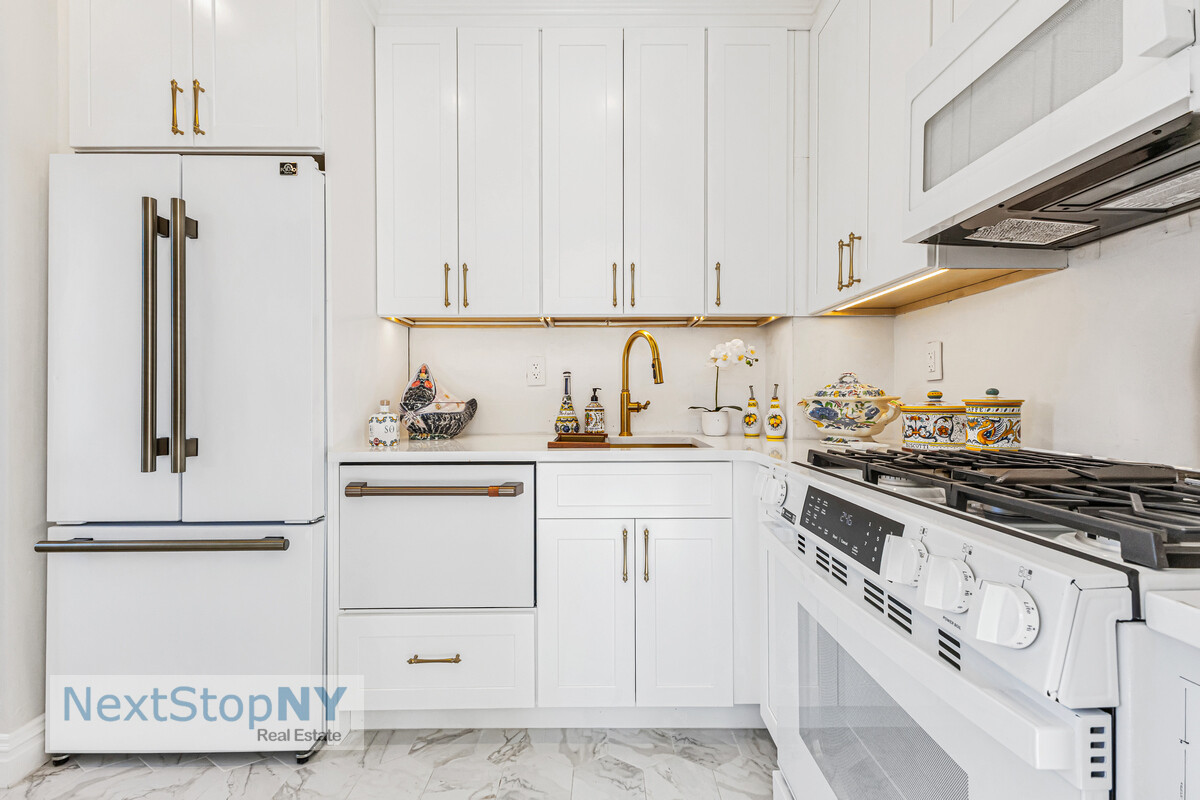 188 East 64th Street 1702 Upper East Side New York NY 10065