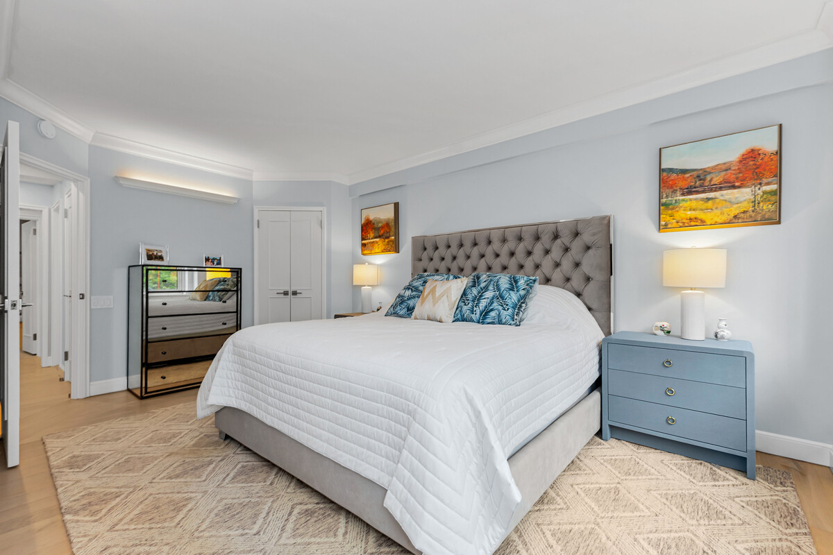 923 Fifth Avenue 4B Upper East Side New York NY 10021