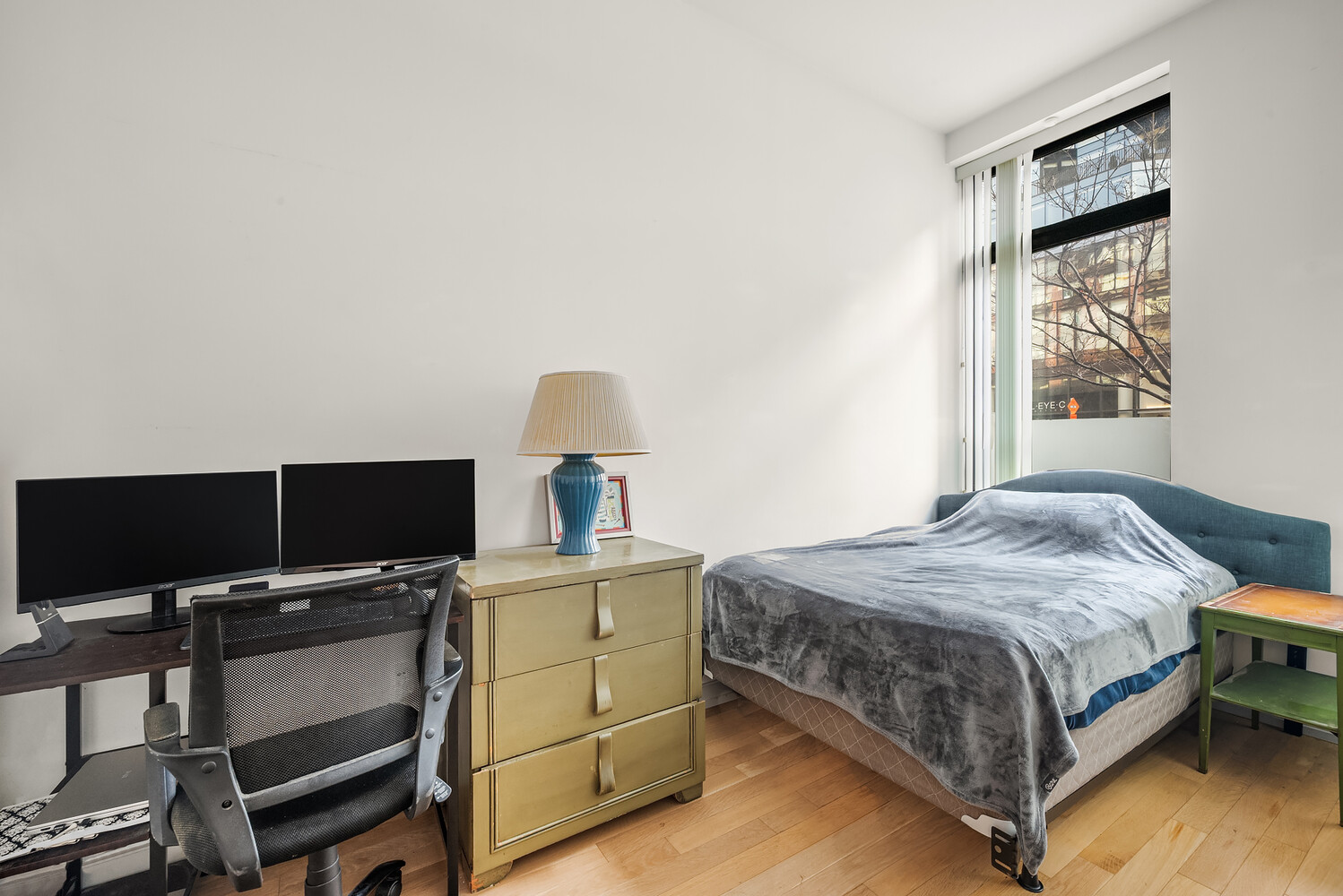 21-45 44th Drive 1I Long Island City Queens NY 11101