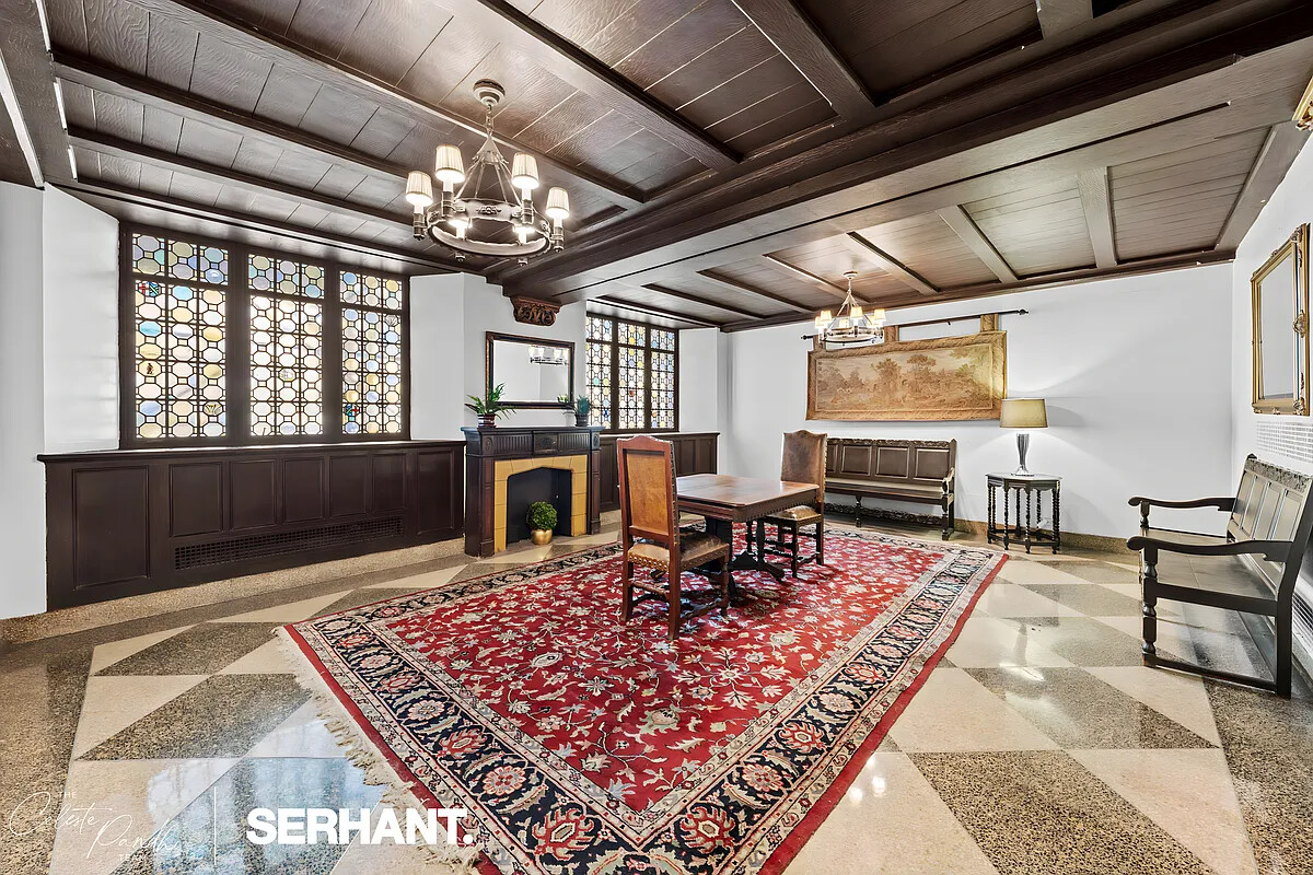 320 East 42nd Street 2318 Tudor City New York NY 10017