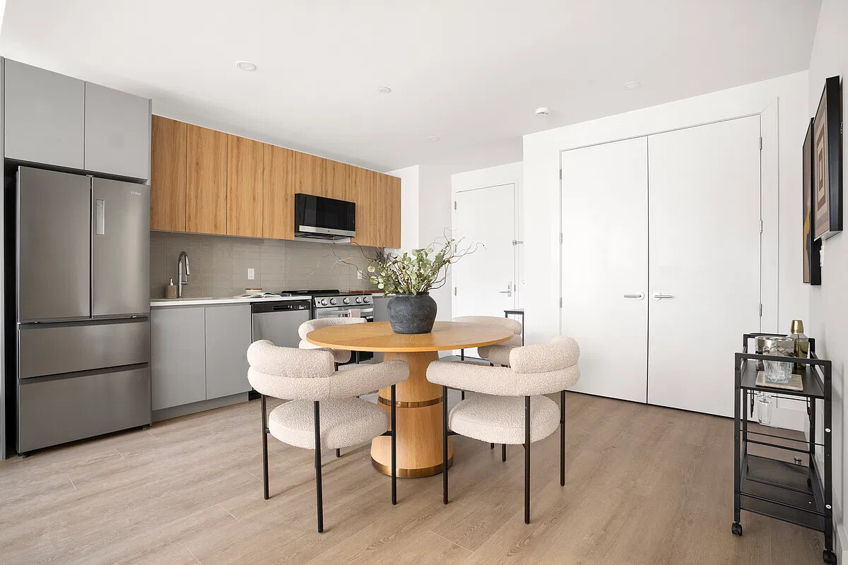 4-34 26th Avenue 614 Astoria Queens NY 11102