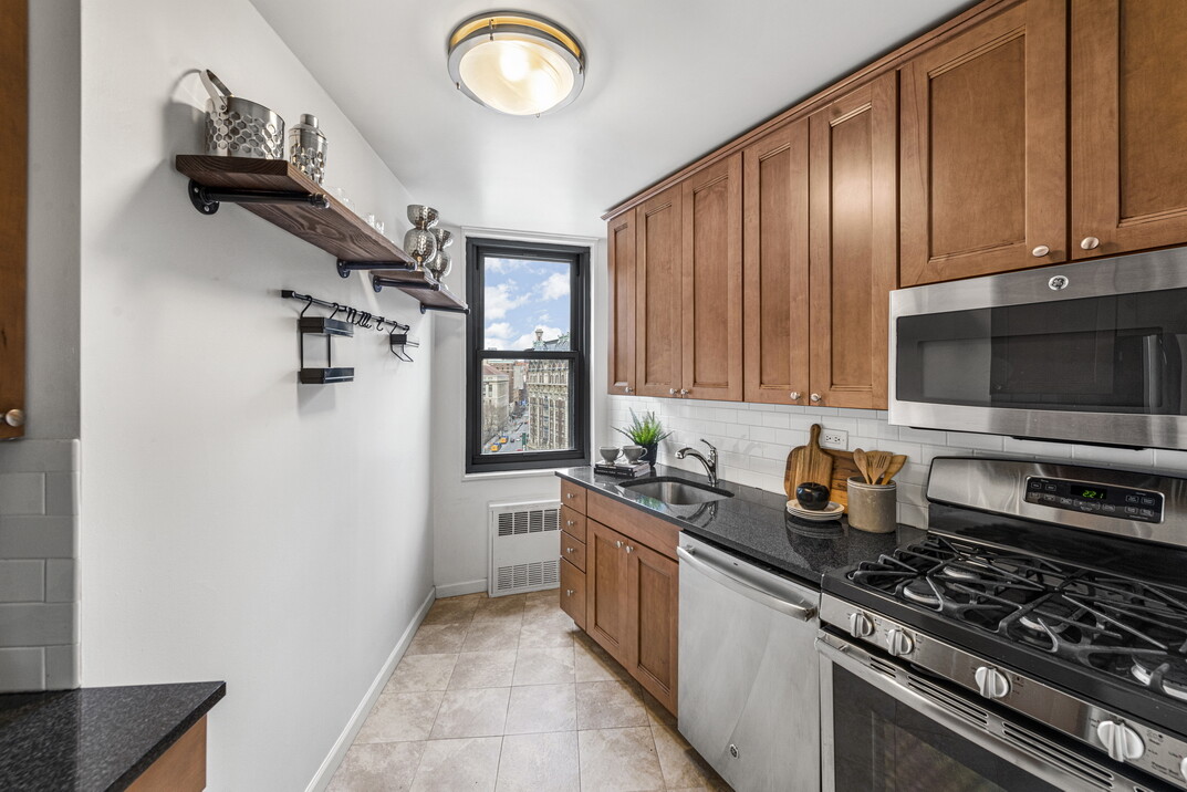 2025 Broadway 12D Lincoln Square New York NY 10023