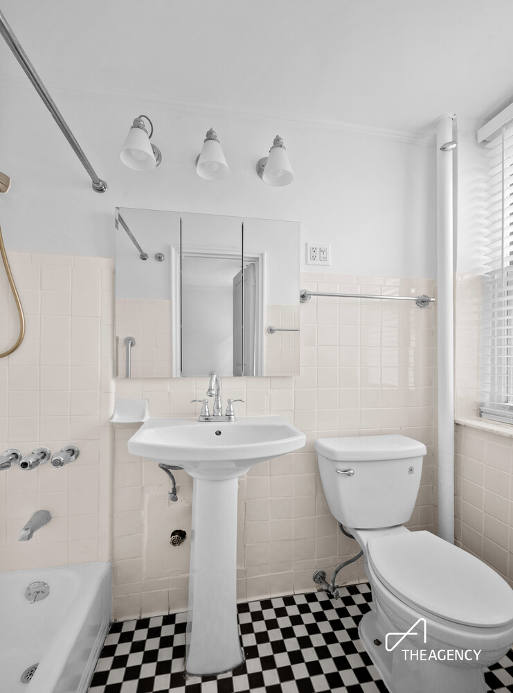 151 East 20th Street 4A Gramercy Park New York NY 10003