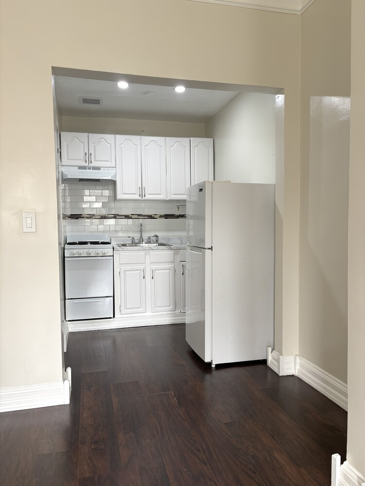 112 West 121st Street 8 Mt. Morris Park New York NY 10027