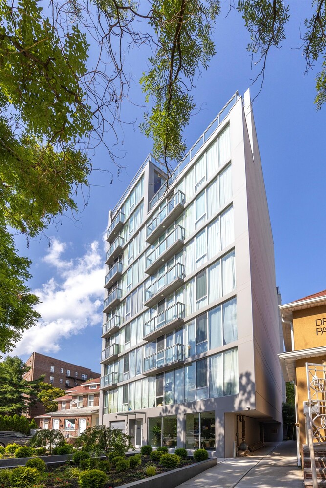 733 Ocean Parkway 9B Kensington Brooklyn NY 11230