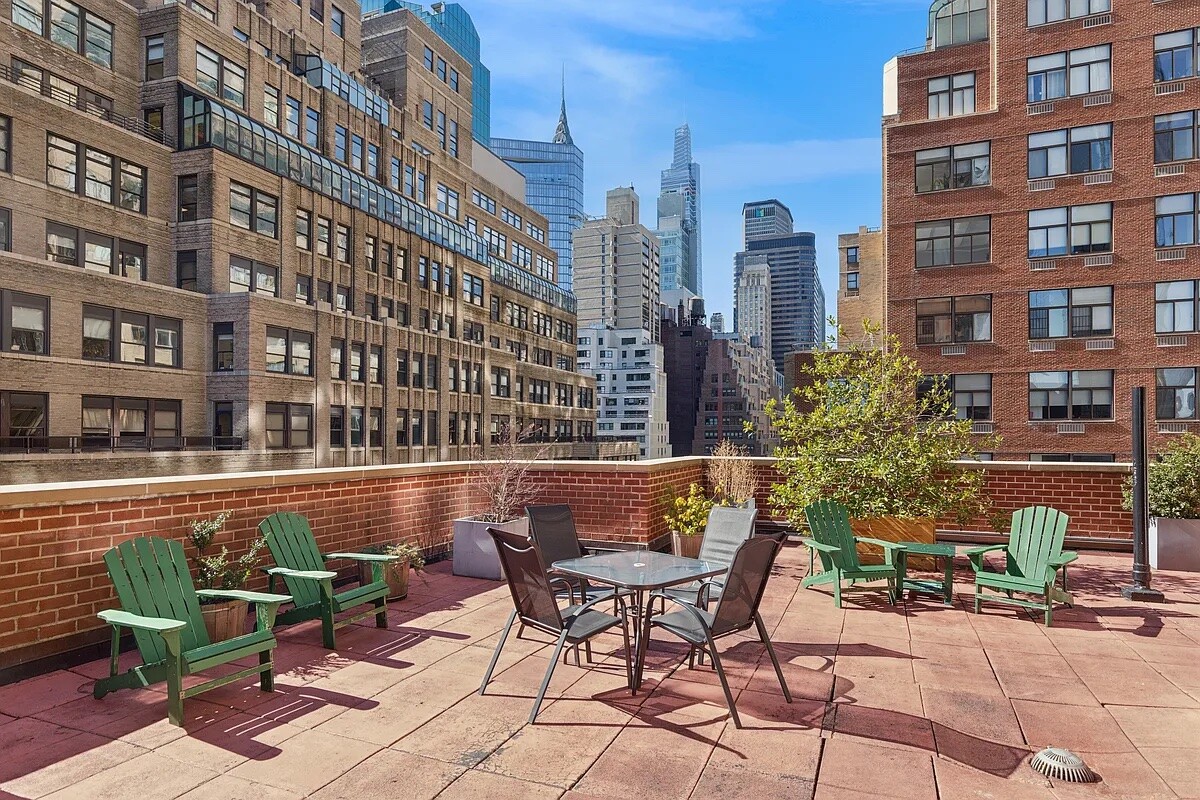 321 East 45th Street 7G Turtle Bay New York NY 10017