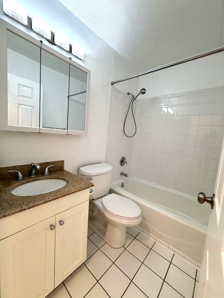 220 Manhattan Avenue 1U Manhattan Valley New York NY 10025