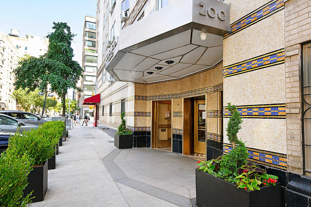 200 West 20th Street 303 Chelsea New York NY 10011