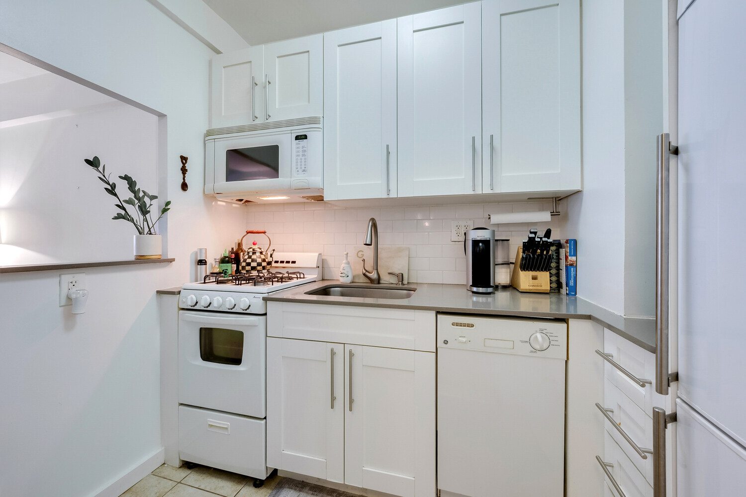 333 East 46th Street 2G Turtle Bay New York NY 10017