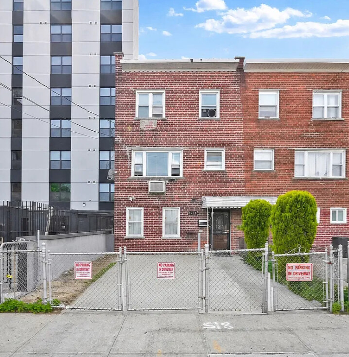 2723 Colden Avenue Williamsbridge Bronx NY 10469