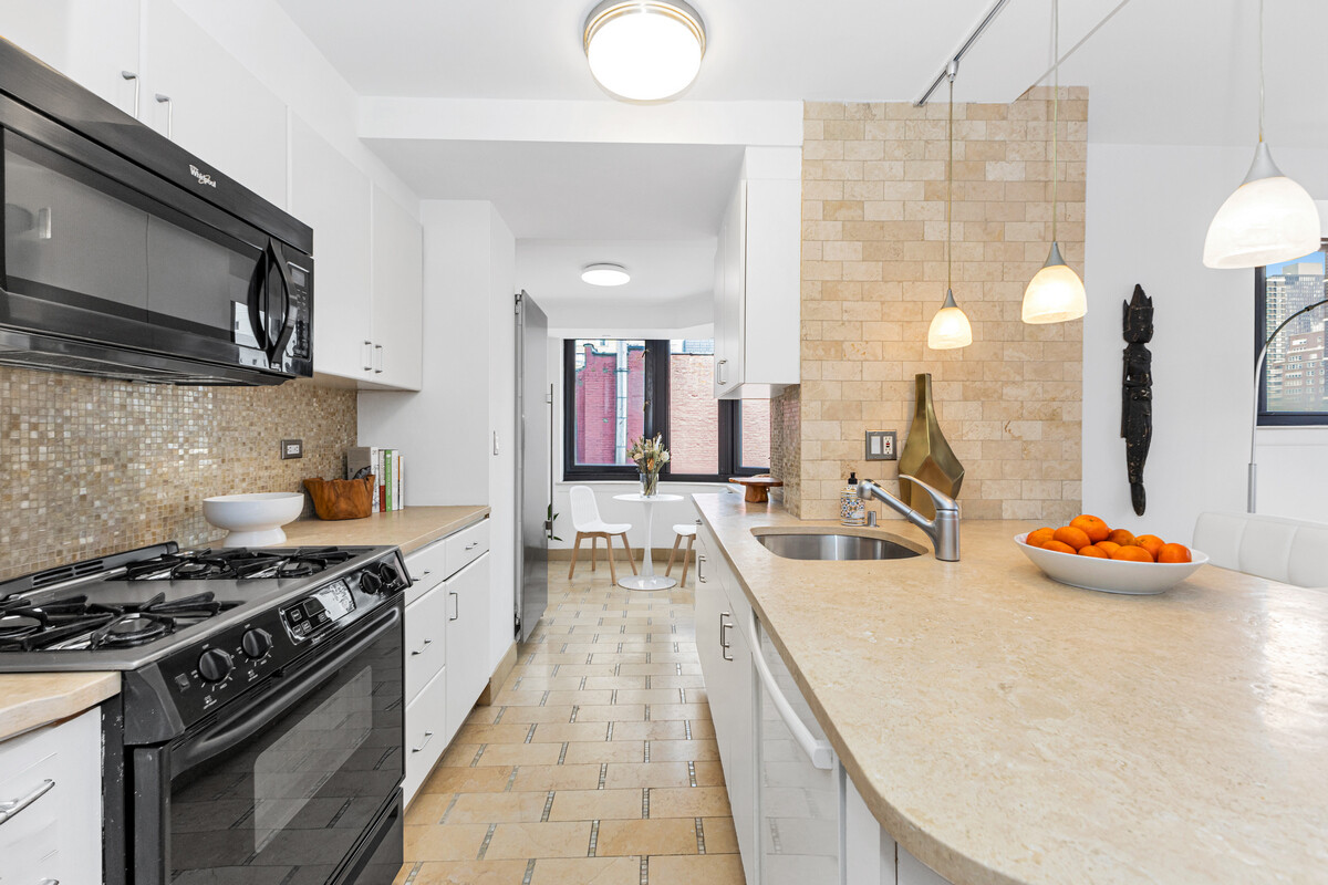 159 East 30th Street 7A Kips Bay New York NY 10016