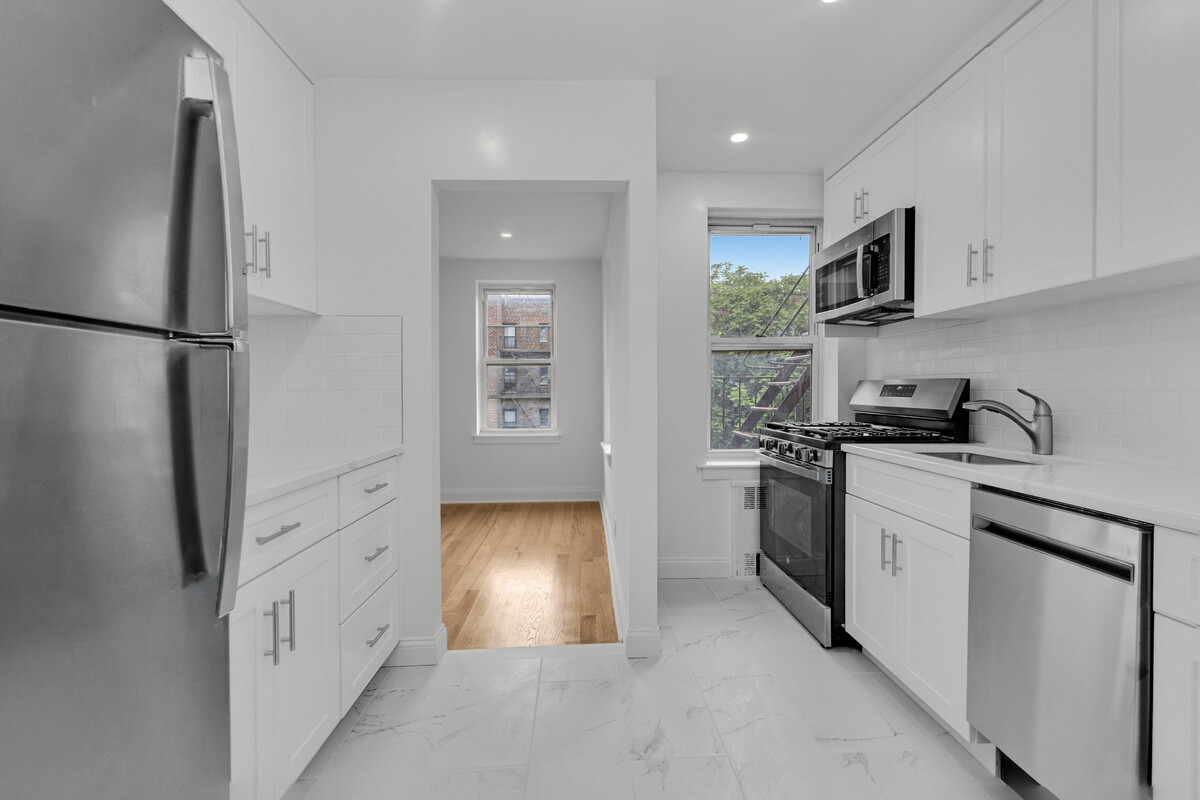 66-33 Yellowstone Blvd. 5D Forest Hills Queens NY 11375