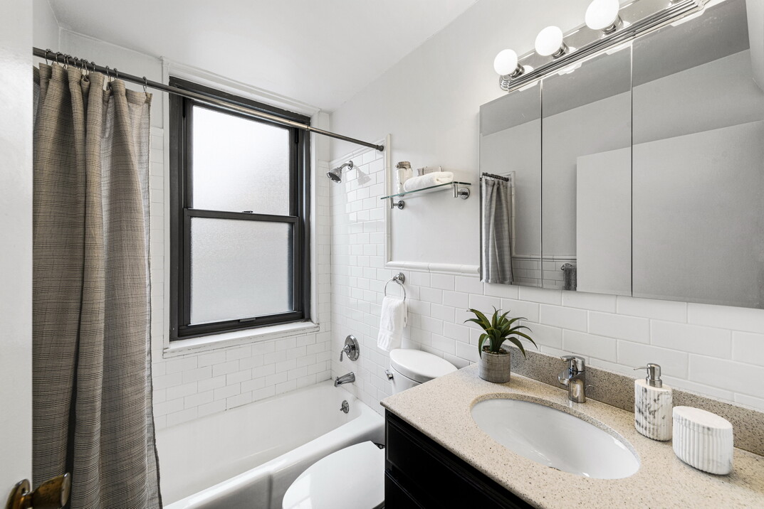 2025 Broadway 12D Lincoln Square New York NY 10023