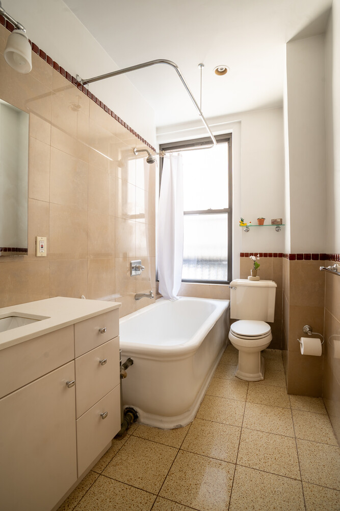 200 West 54th Street 2D Midtown West New York NY 10019