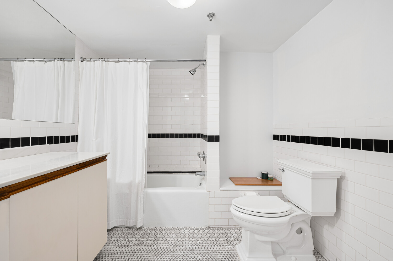 140 Grand Street 2ER Soho New York NY 10013