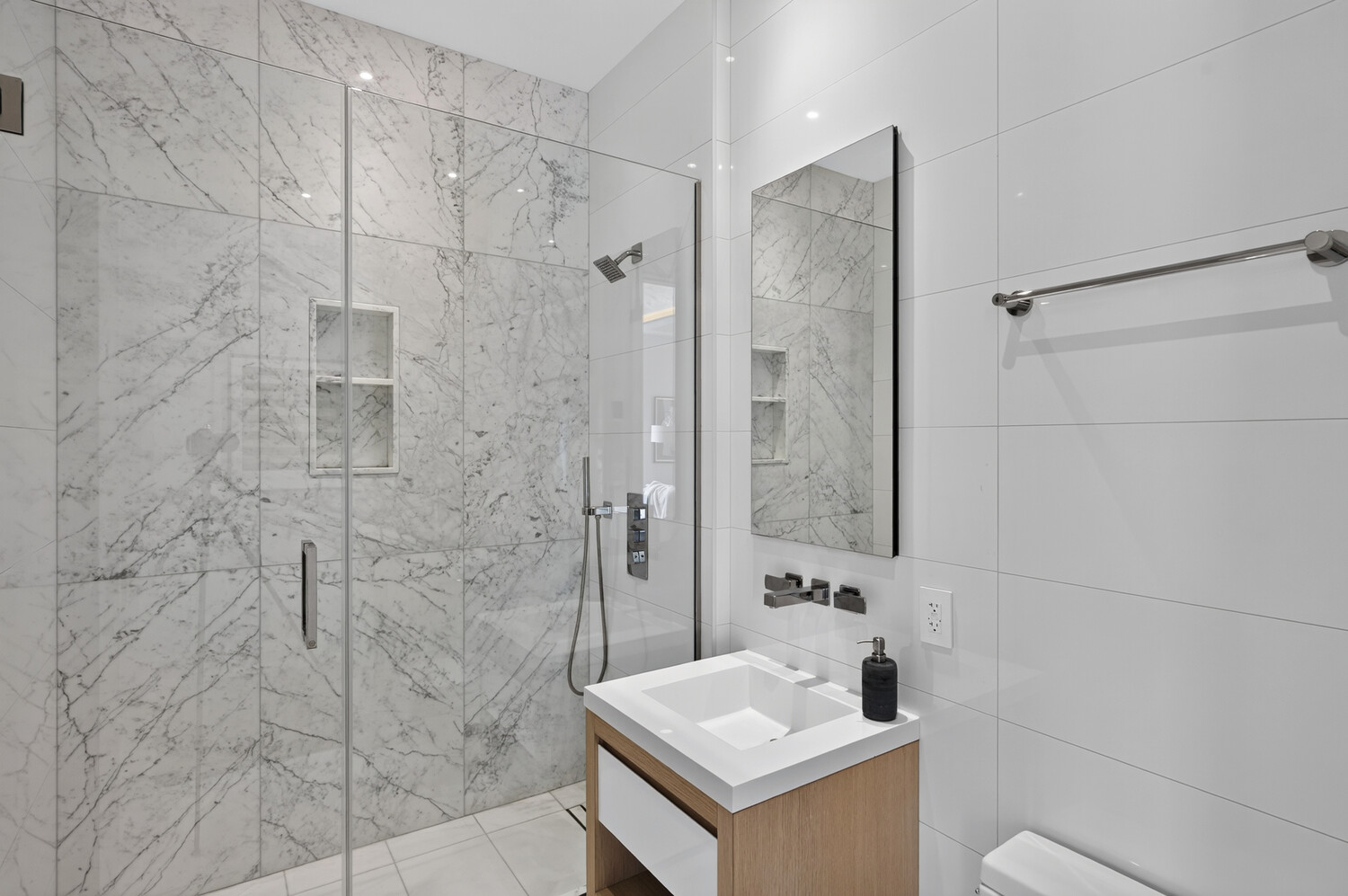 305 East 61st Street 702 Upper East Side New York NY 10065