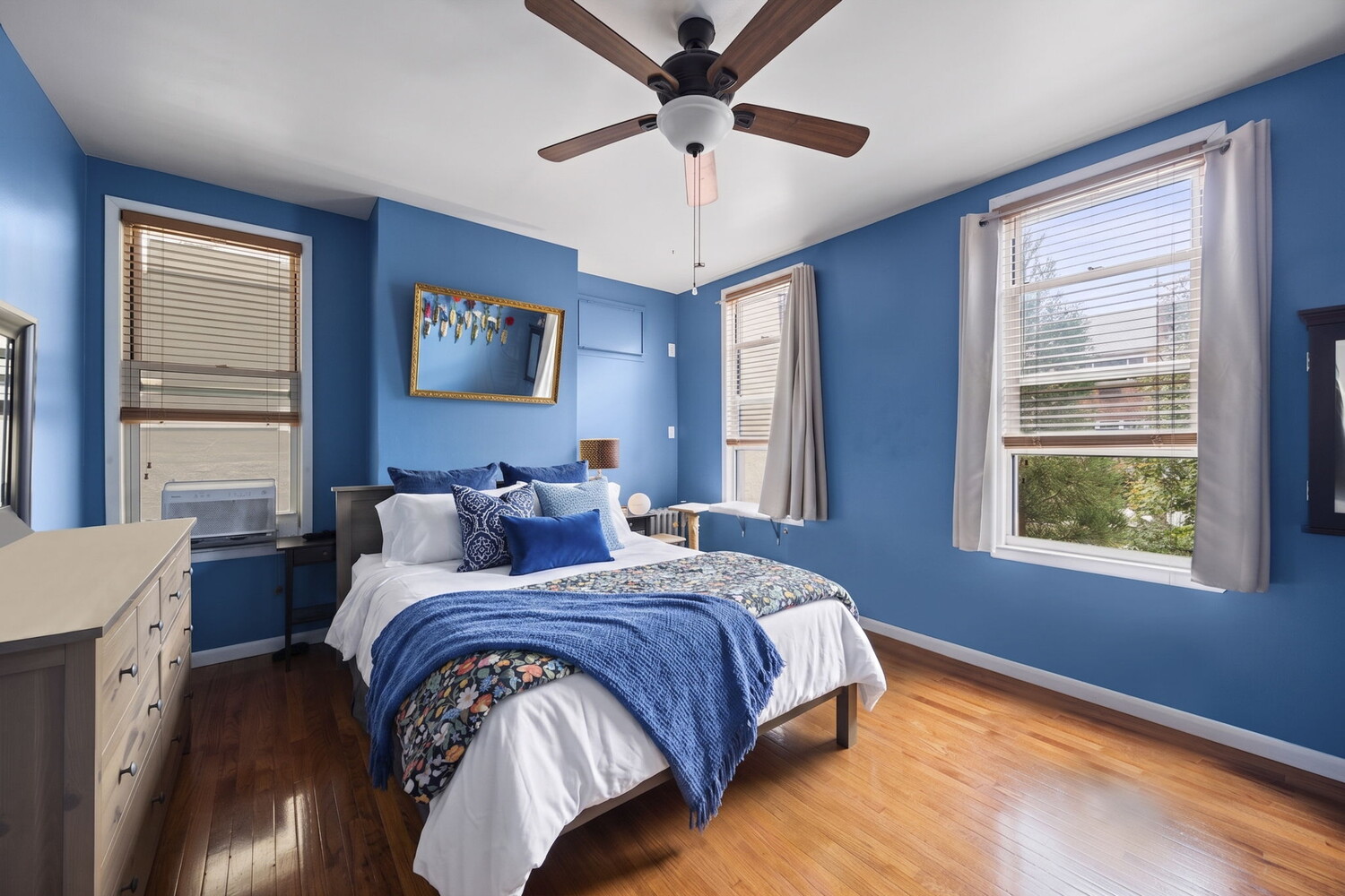 32-73 30th Street Long Island City Queens NY 11106