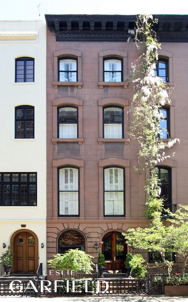 27 West 9th Street Greenwich Village New York NY 10011
