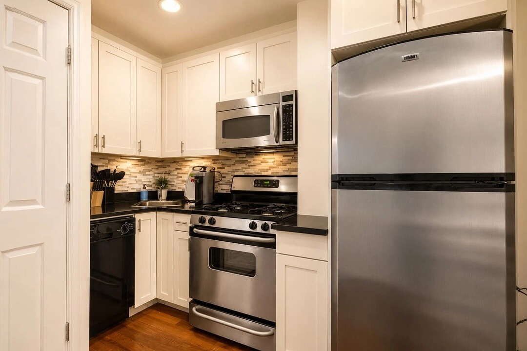 15 Saint Marks Place 6AB E. Greenwich Village New York NY 10003