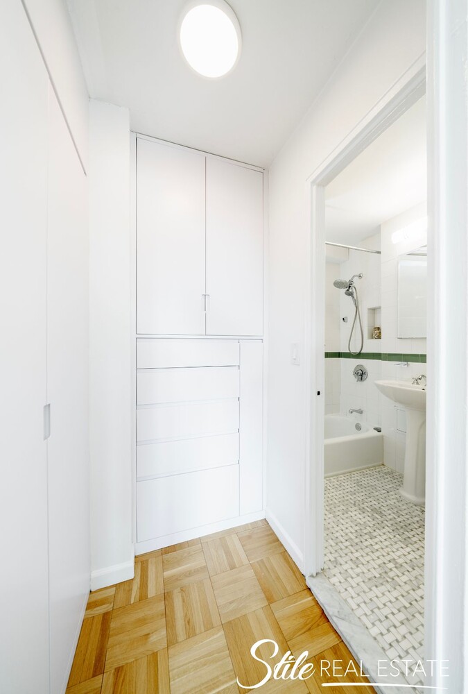 201 East 21st Street 9L Gramercy Park New York NY 10010