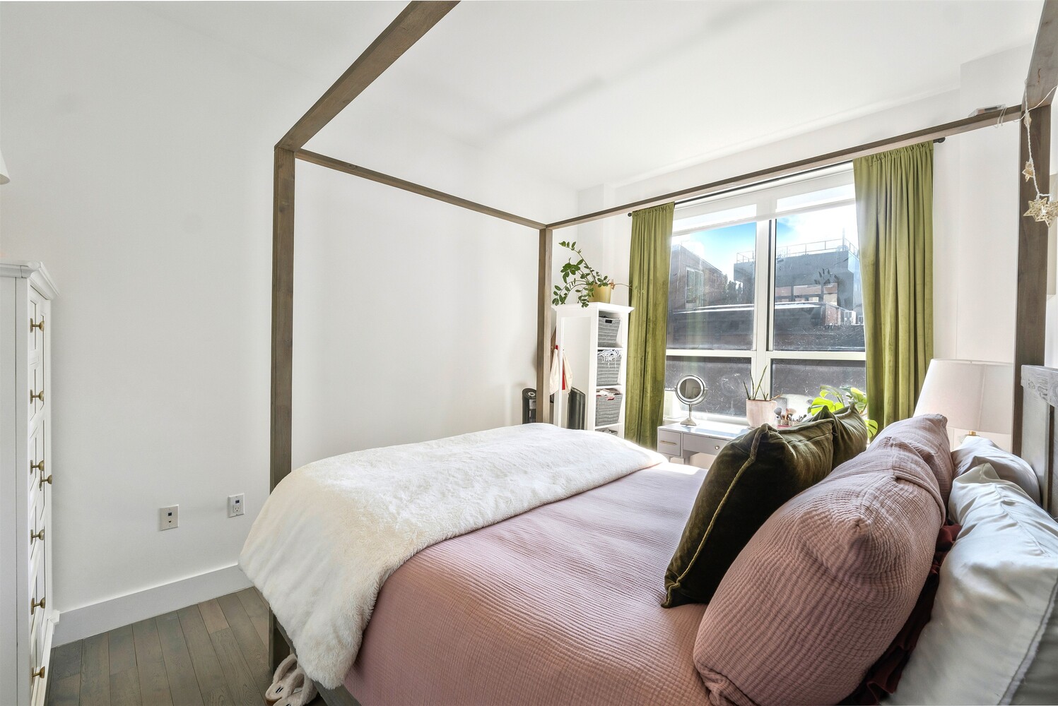 416 West 52nd Street 514 Clinton New York NY 10019