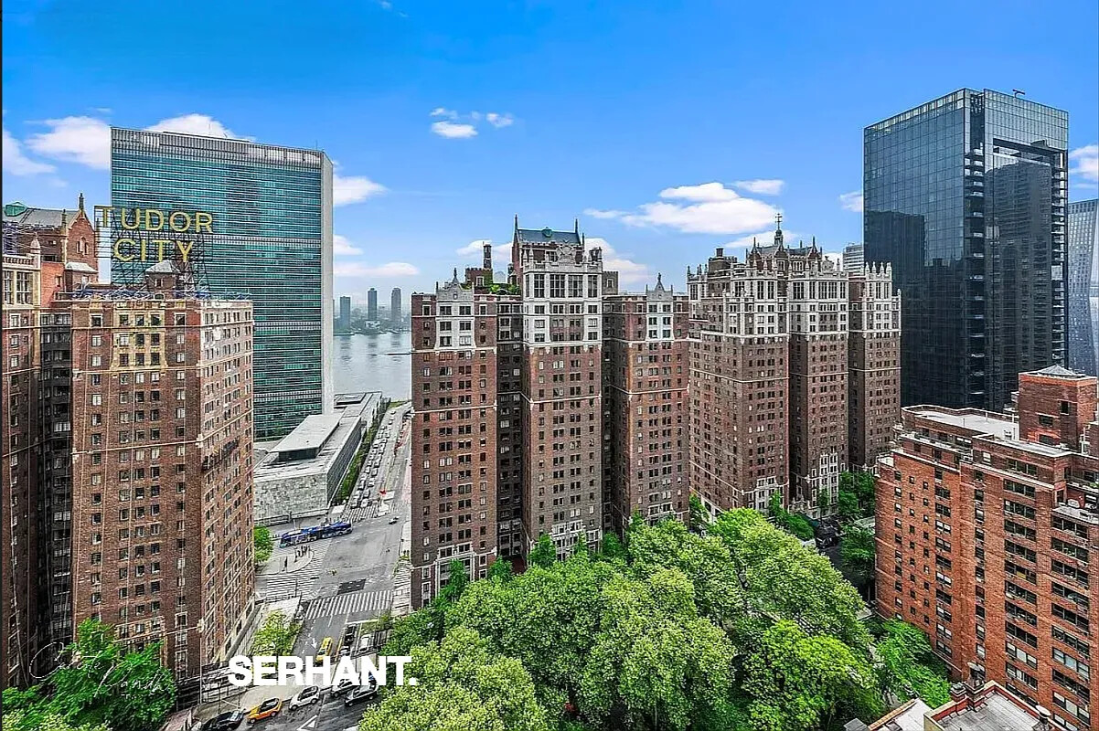320 East 42nd Street 2318 Tudor City New York NY 10017