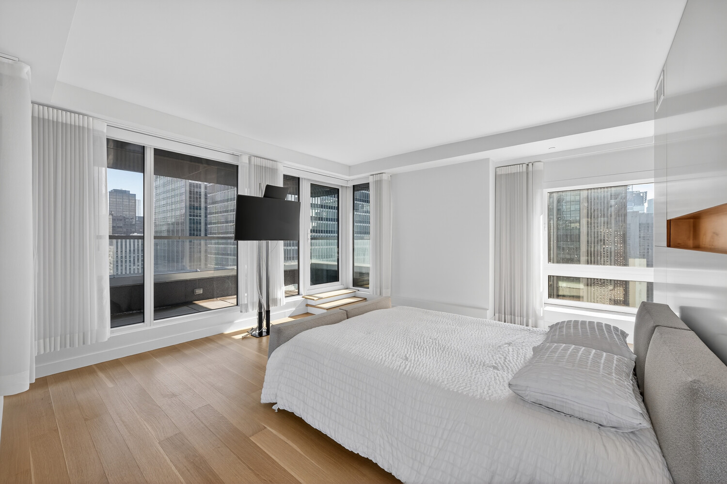 135 West 52nd Street PH4 Midtown West New York NY 10019