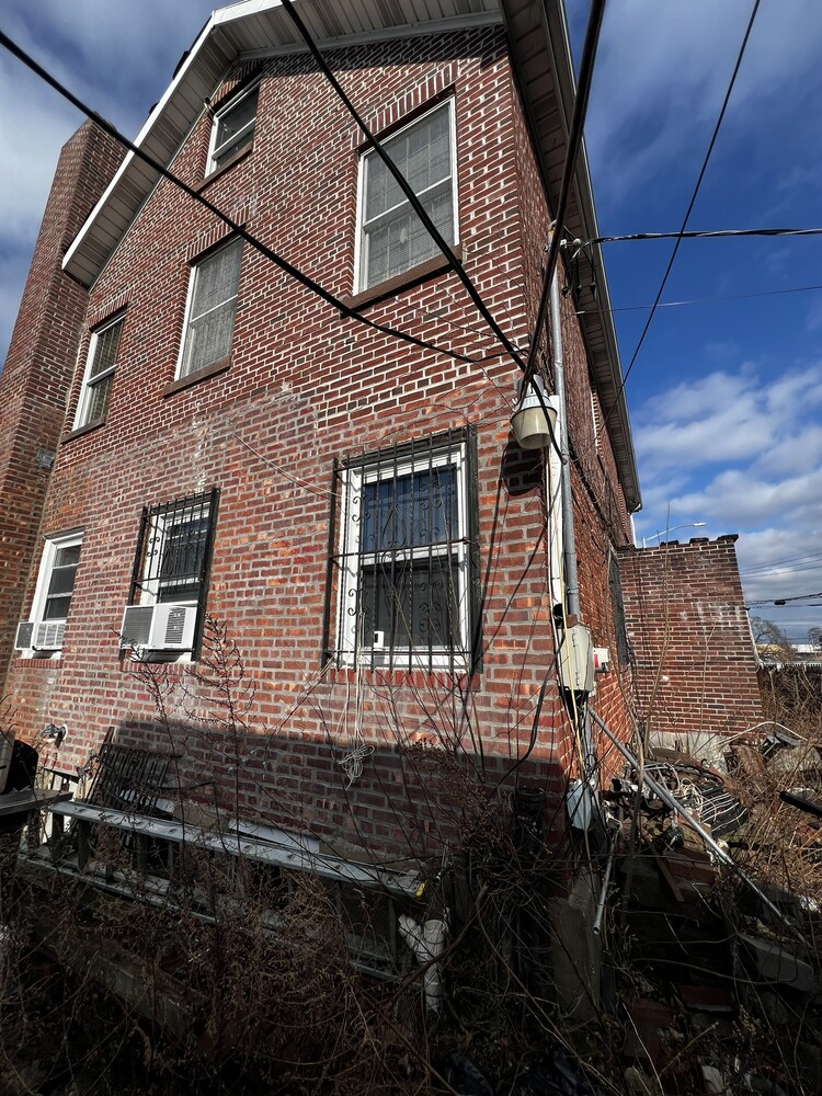 62-68 60th Avenue Maspeth Queens NY 11378